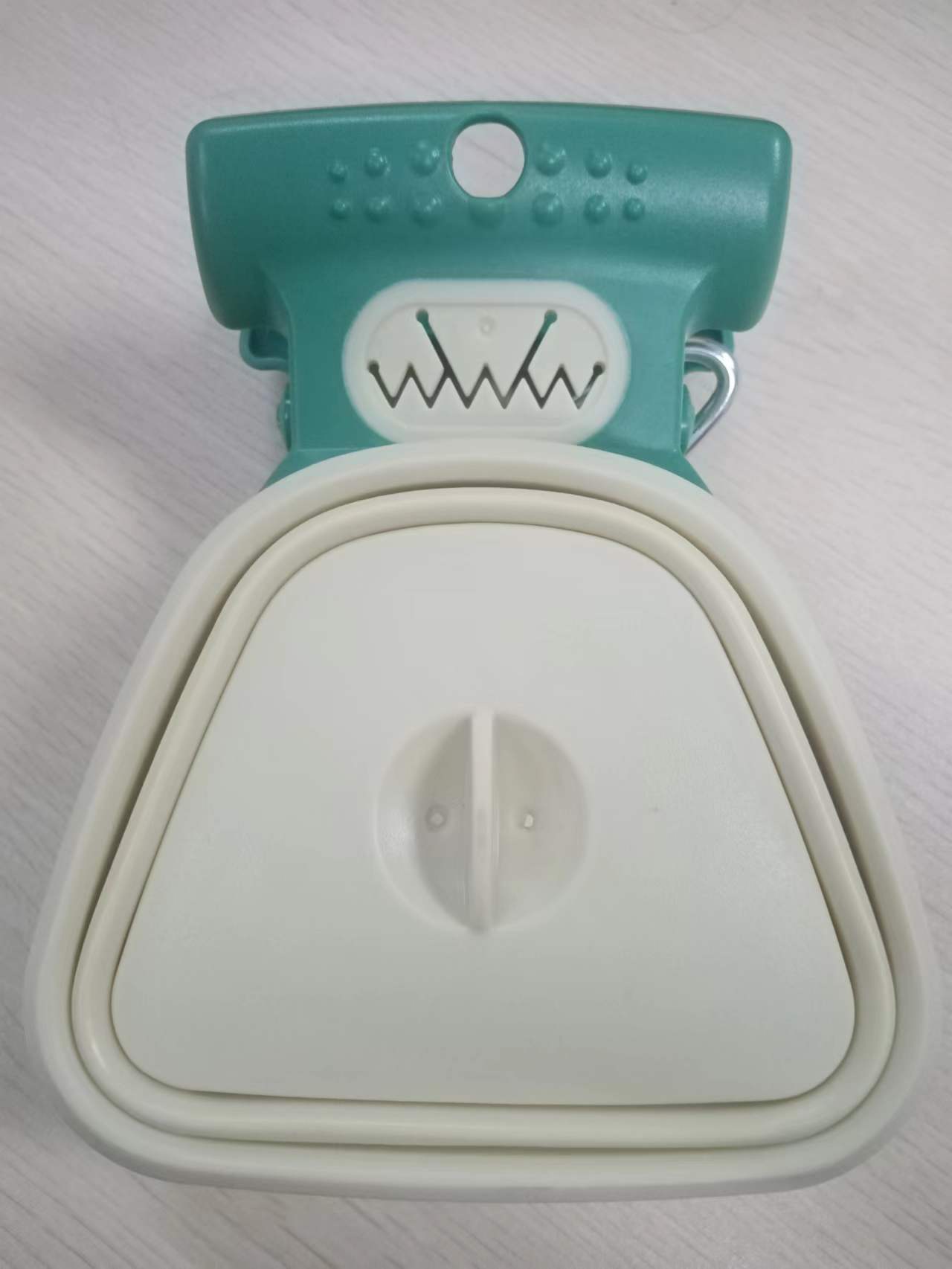 💩 Pet Dog Poop Bag Dispenser with Foldable Poop Scoop – Travel Cleaning Tool 🐶